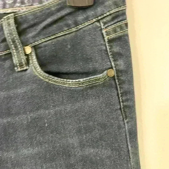 Paige Jeans, Size 26, Flare Leg - Picture 4 of 7